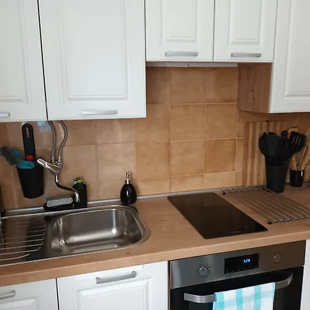 アパート Arbanas ラブ